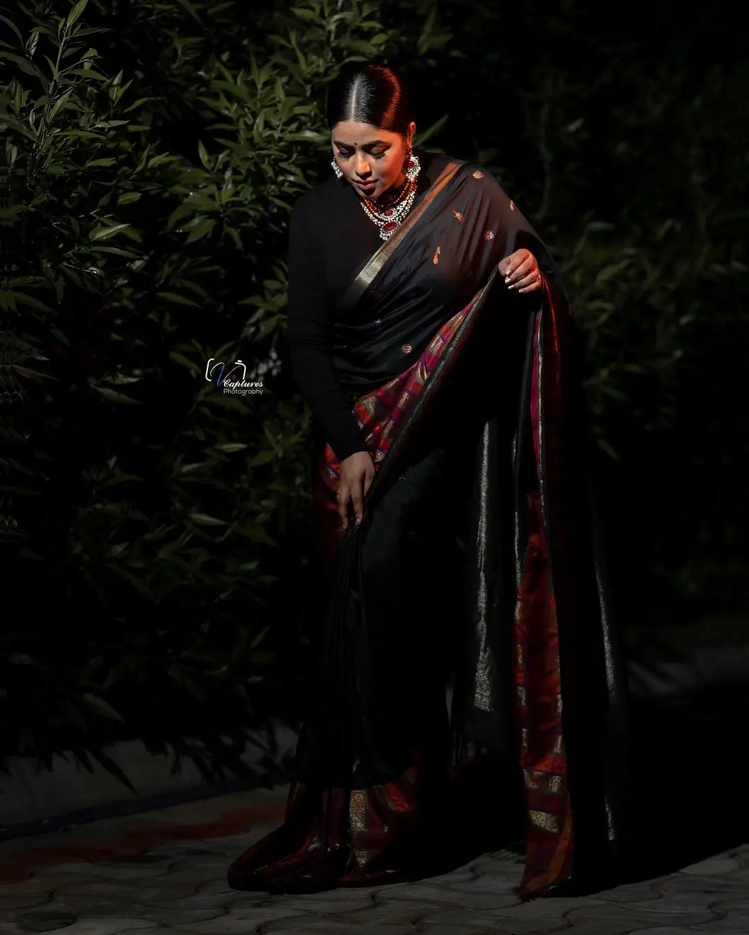 Shamna Kasim Stills in Indian Traditional Black Saree